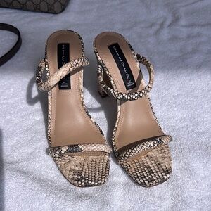 Steve Madden Tan and Black Heels with Strappy Design